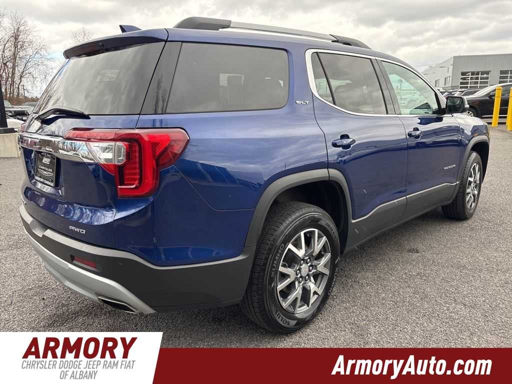 2023 GMC Acadia SLT