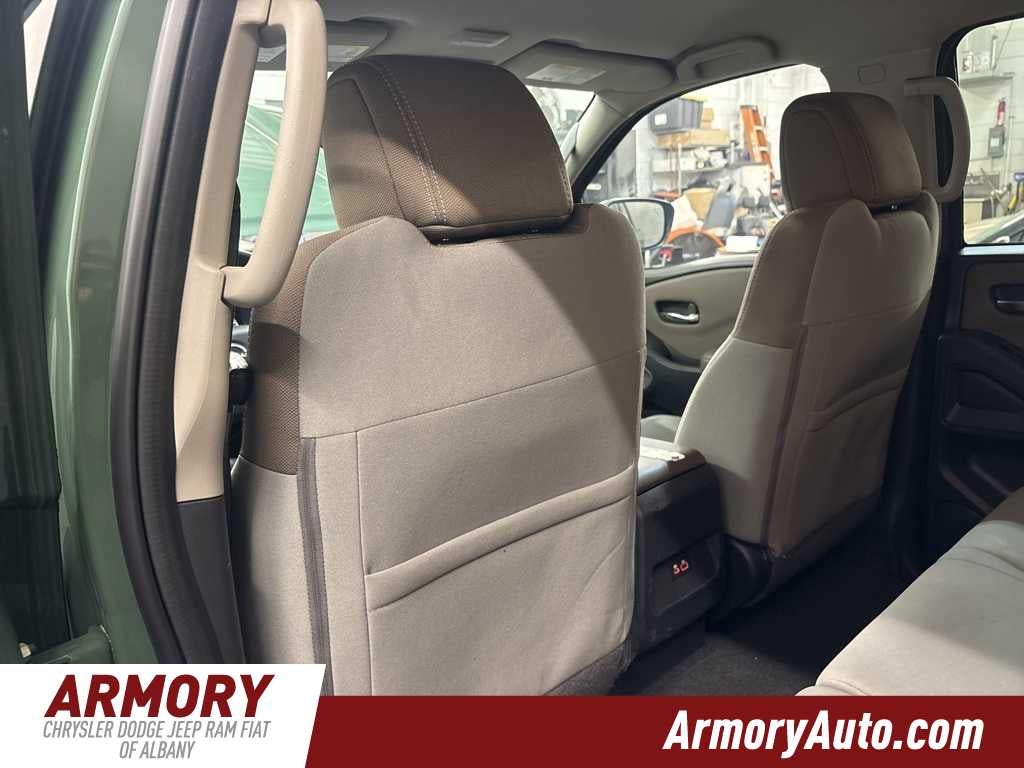 2022 Nissan Frontier SV