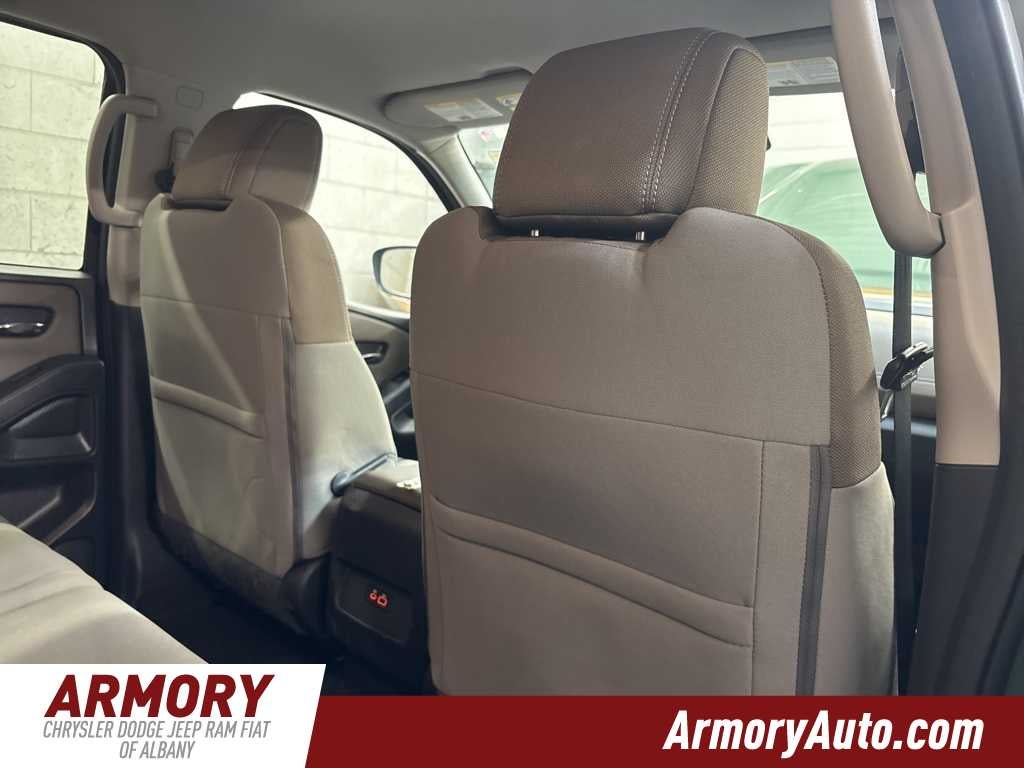 2022 Nissan Frontier SV