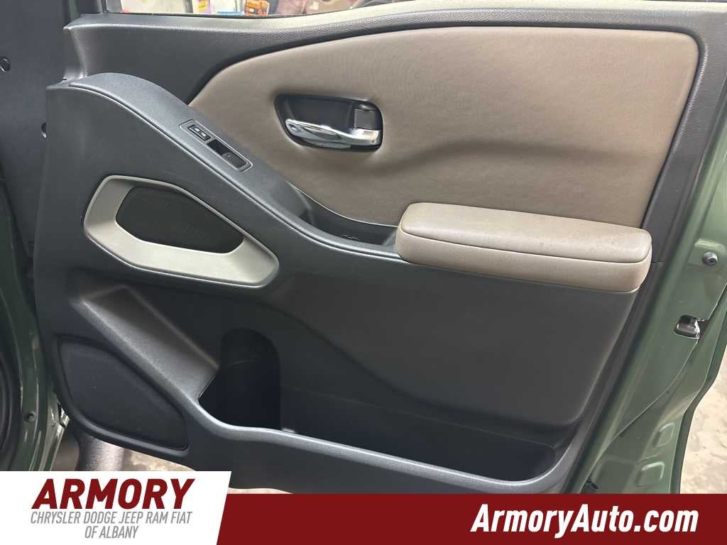 2022 Nissan Frontier SV