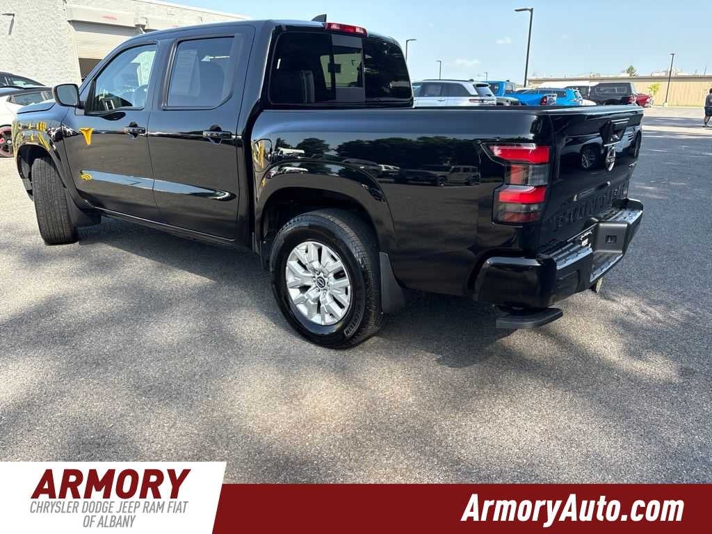 2024 Nissan Frontier SV