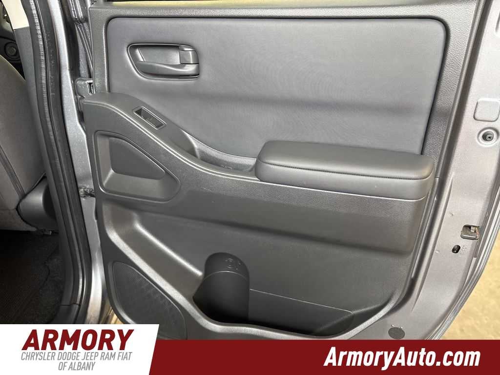 2022 Nissan Frontier S