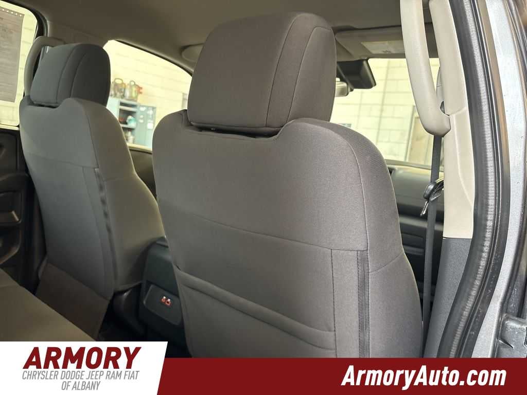 2022 Nissan Frontier S