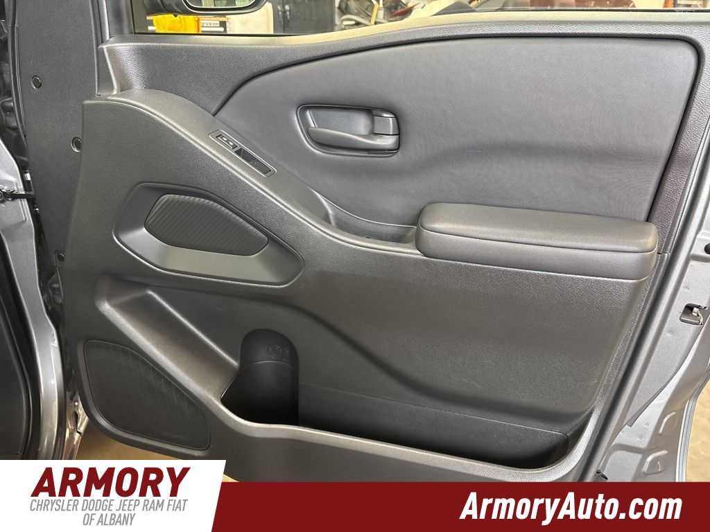 2022 Nissan Frontier S