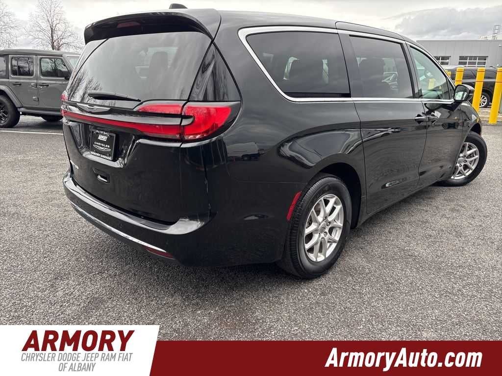 2024 Chrysler Pacifica Touring L