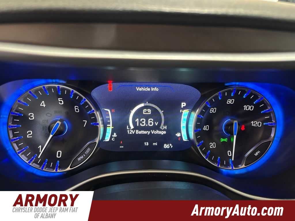 2027 Chrysler Pacifica Select