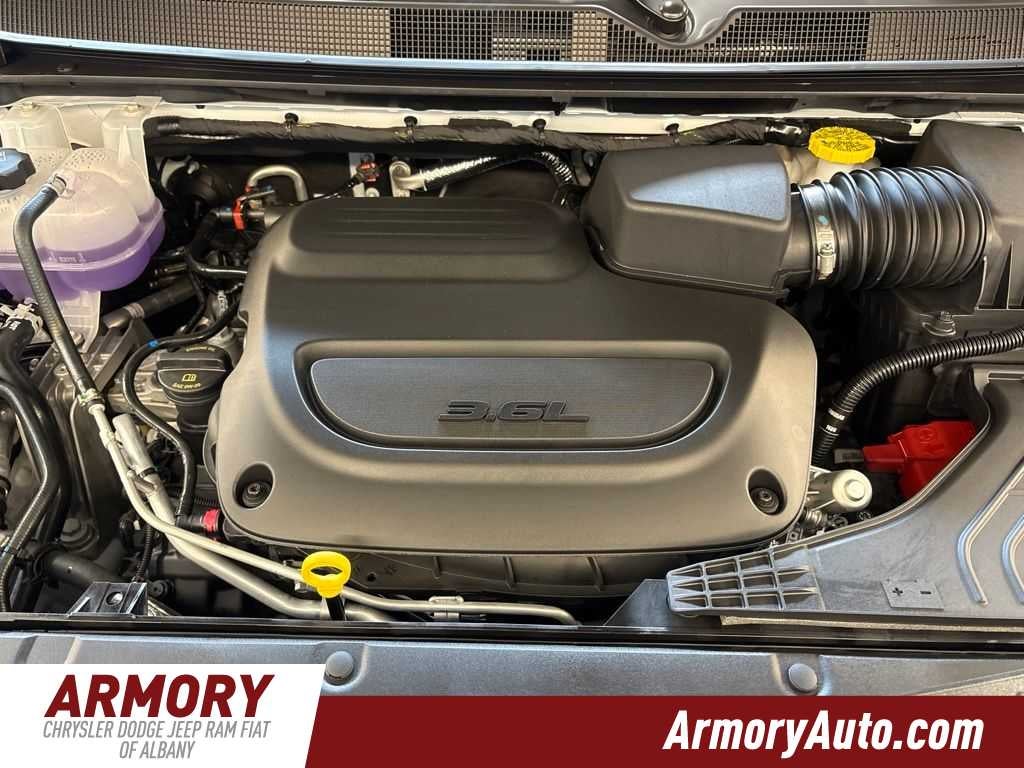 2027 Chrysler Pacifica Select