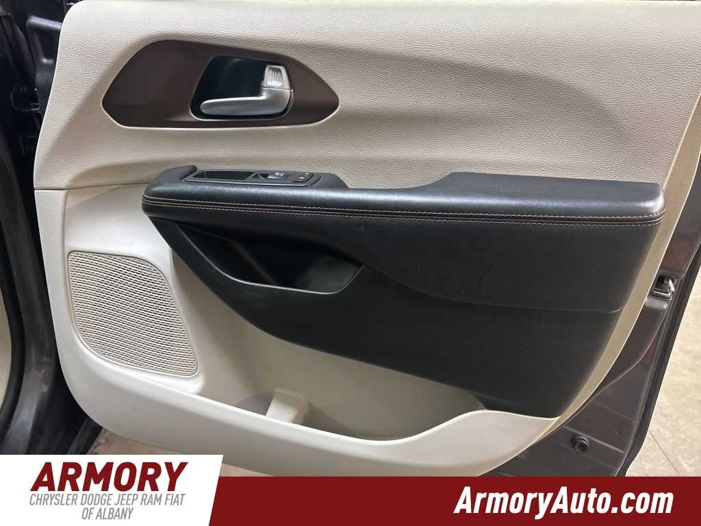 2017 Chrysler Pacifica Touring Plus