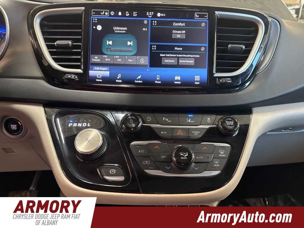 2023 Chrysler Pacifica Touring L