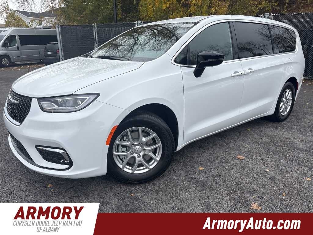 2026 Chrysler Pacifica Select