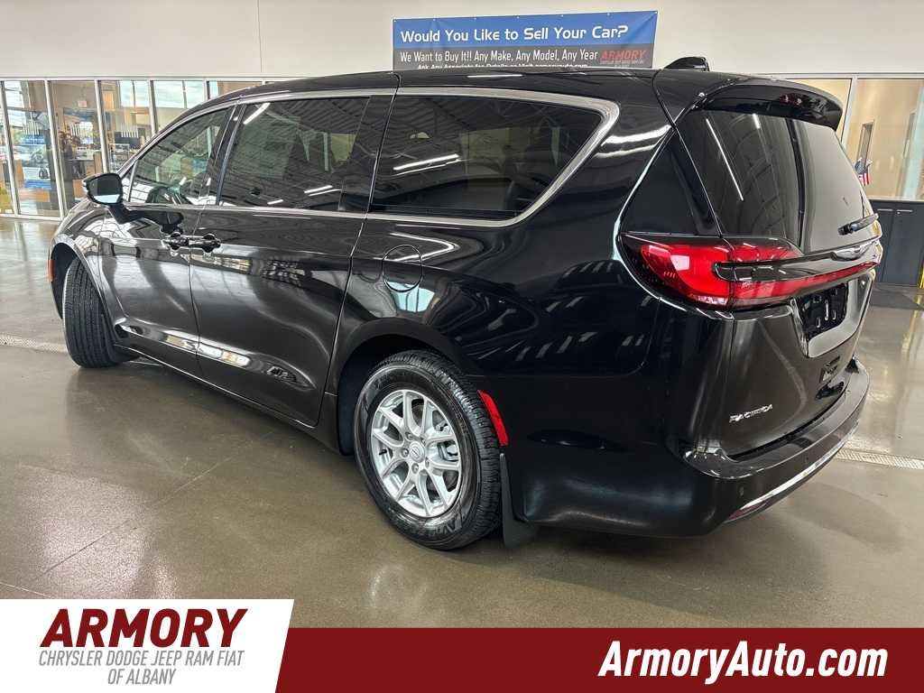 2026 Chrysler Pacifica Select