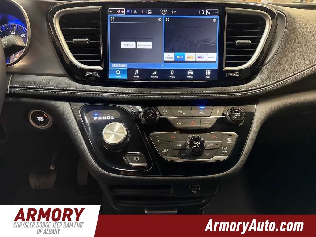 2026 Chrysler Pacifica Select