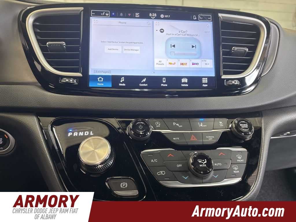 2026 Chrysler Voyager LX