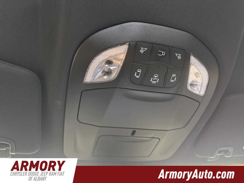 2026 Chrysler Voyager LX