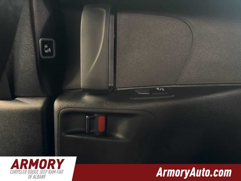 2026 Chrysler Voyager LX