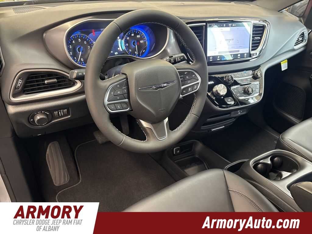 2026 Chrysler Voyager LX