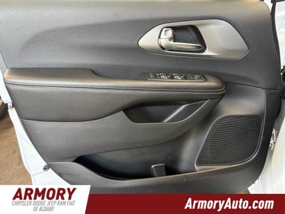 2027 Chrysler Pacifica LX