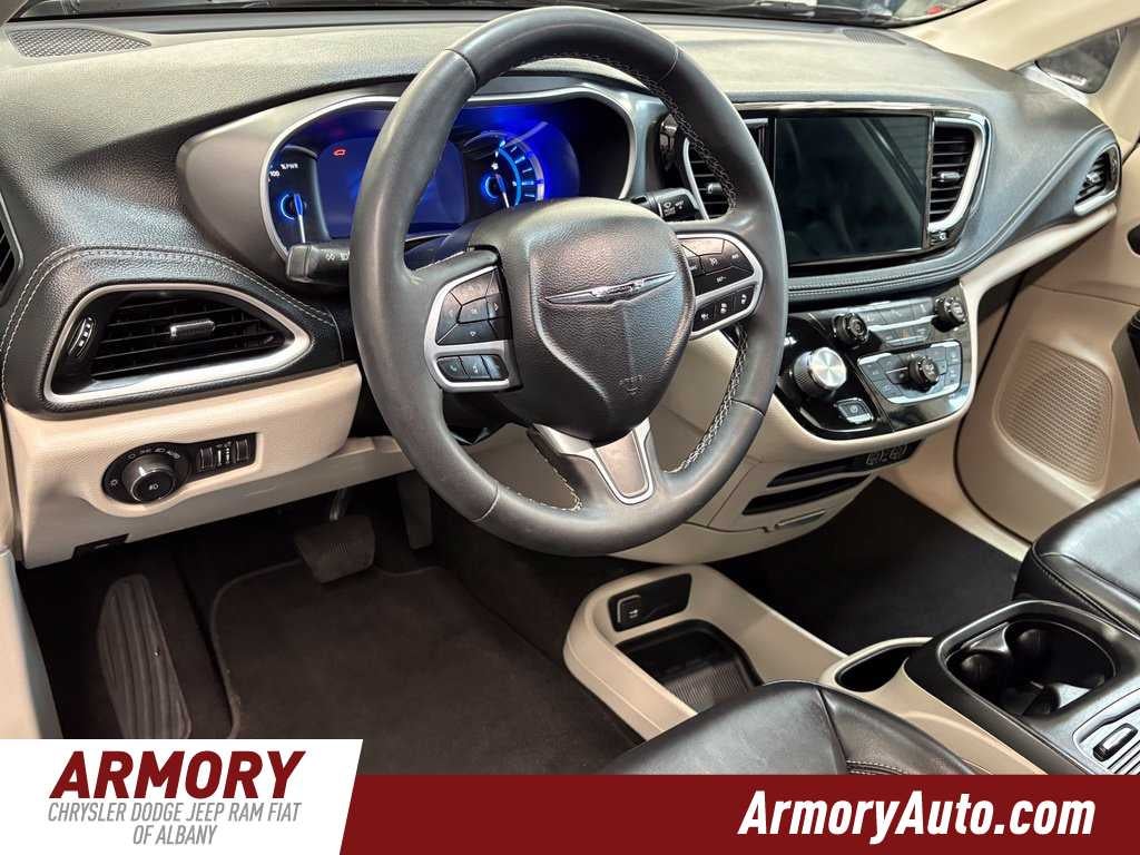 2023 Chrysler Pacifica Hybrid Touring L