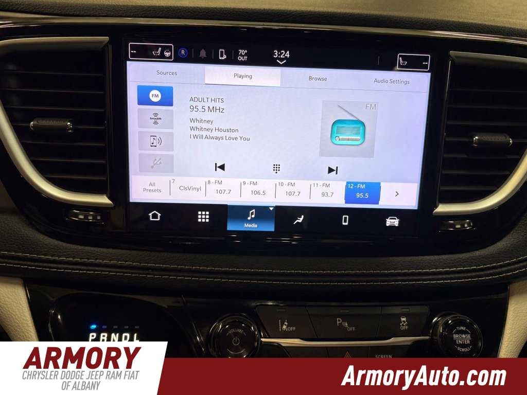 2023 Chrysler Pacifica Hybrid Touring L