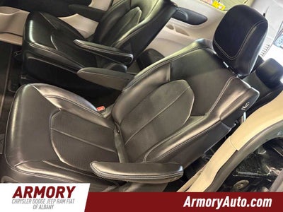 2023 Chrysler Pacifica Hybrid Touring L
