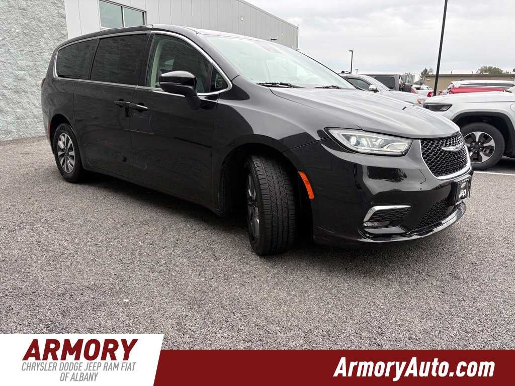 2023 Chrysler Pacifica Hybrid Touring L