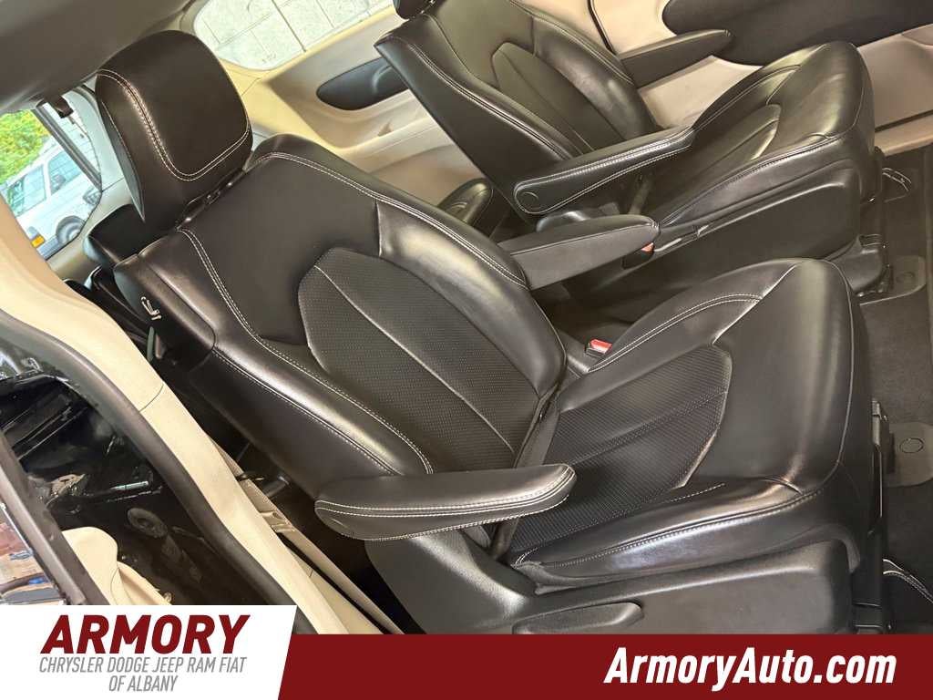 2023 Chrysler Pacifica Hybrid Touring L
