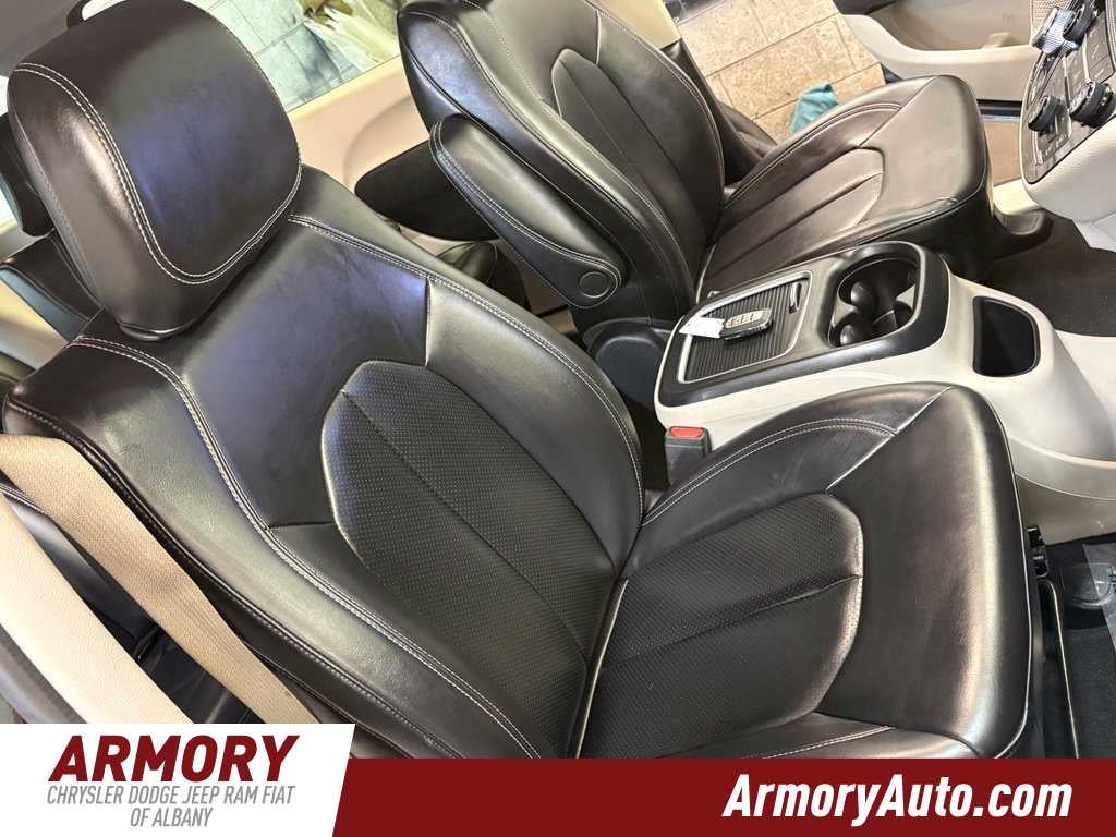2023 Chrysler Pacifica Hybrid Touring L