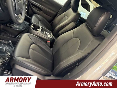 2027 Chrysler Pacifica Select