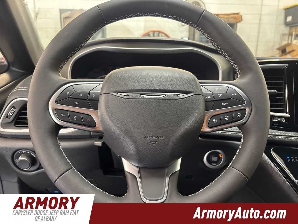 2027 Chrysler Pacifica Select