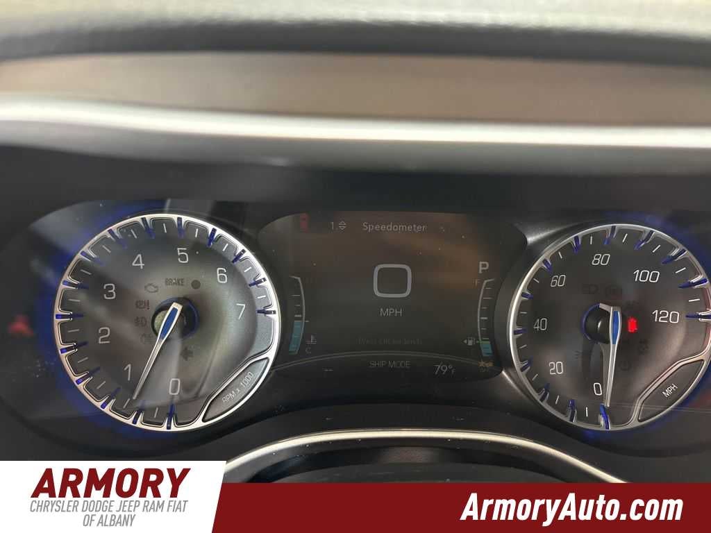 2027 Chrysler Pacifica Select