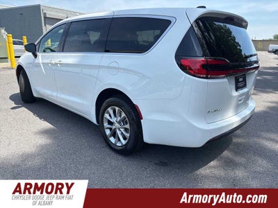 2027 Chrysler Pacifica Select