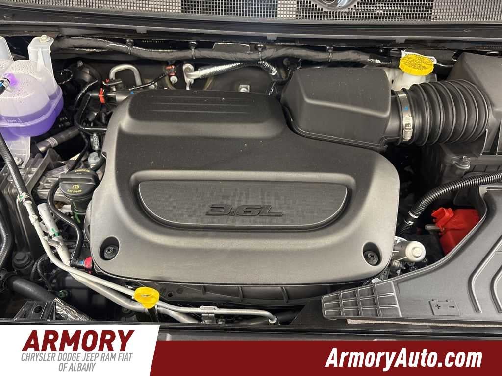 2027 Chrysler Pacifica Select