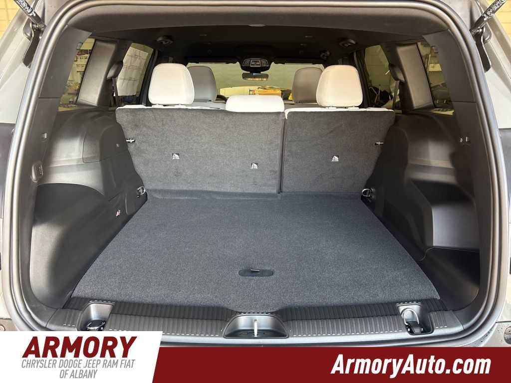 2026 Jeep Cherokee Laredo