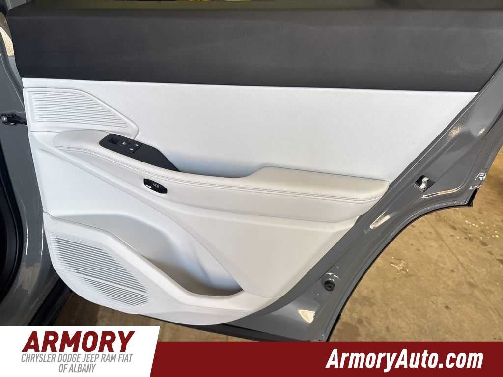 2026 Jeep Cherokee Laredo