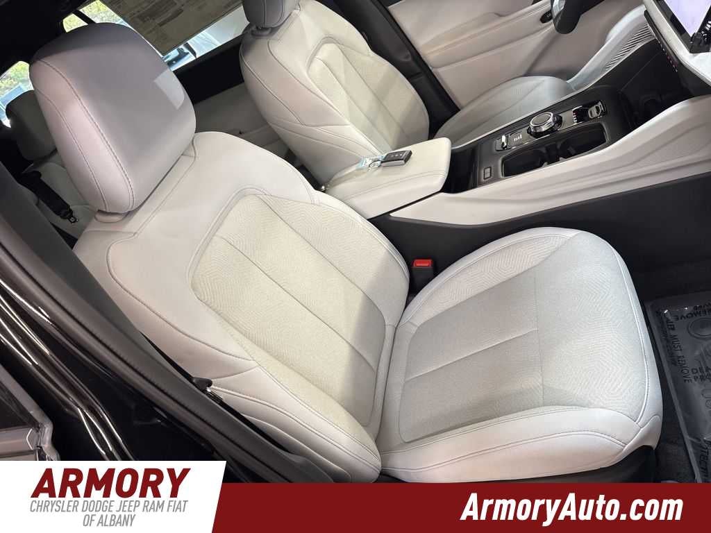 2026 Jeep Cherokee Laredo
