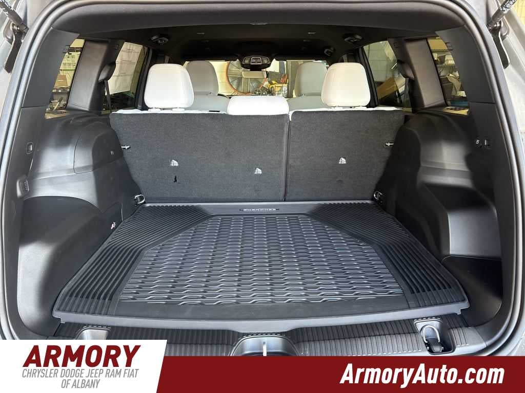 2026 Jeep Cherokee Laredo