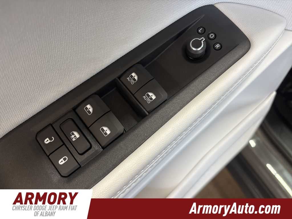 2026 Jeep Cherokee Laredo