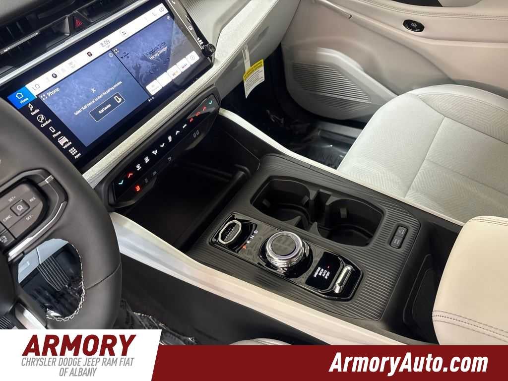 2026 Jeep Cherokee Laredo