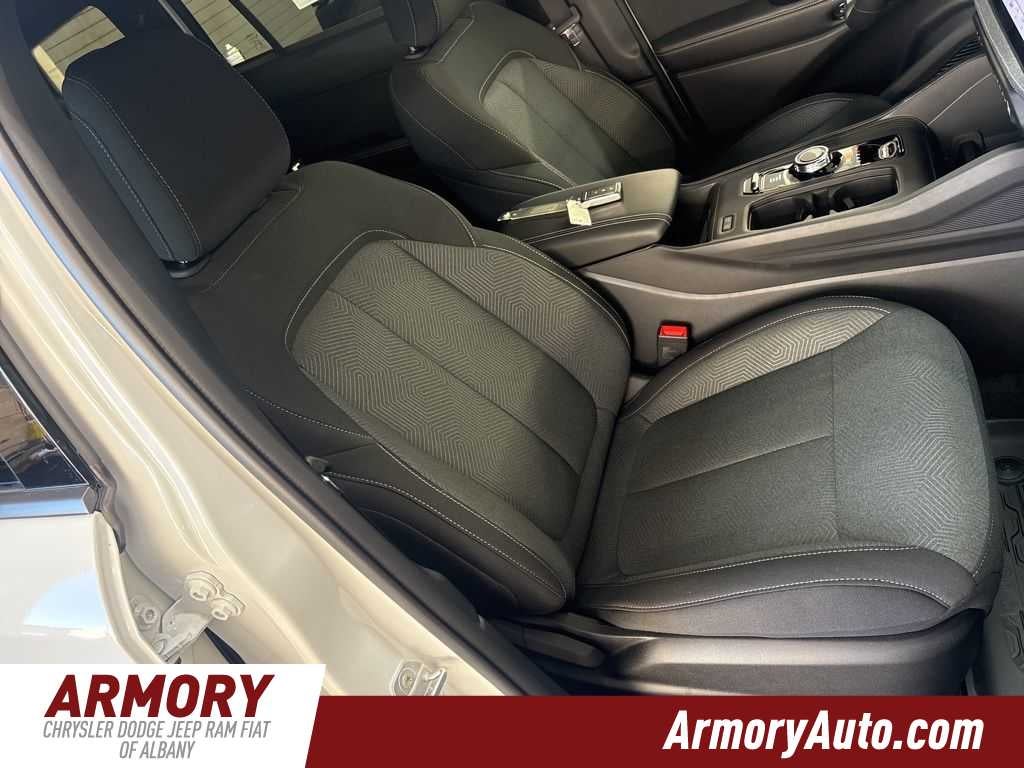 2026 Jeep Cherokee Laredo