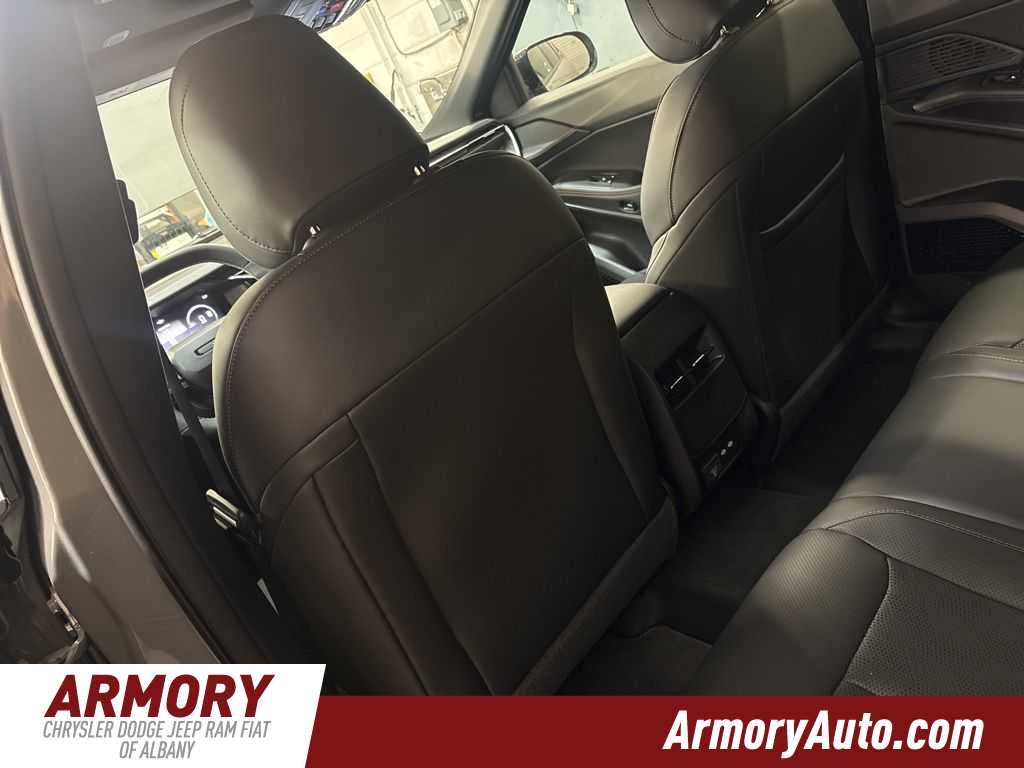 2026 Jeep Cherokee Overland