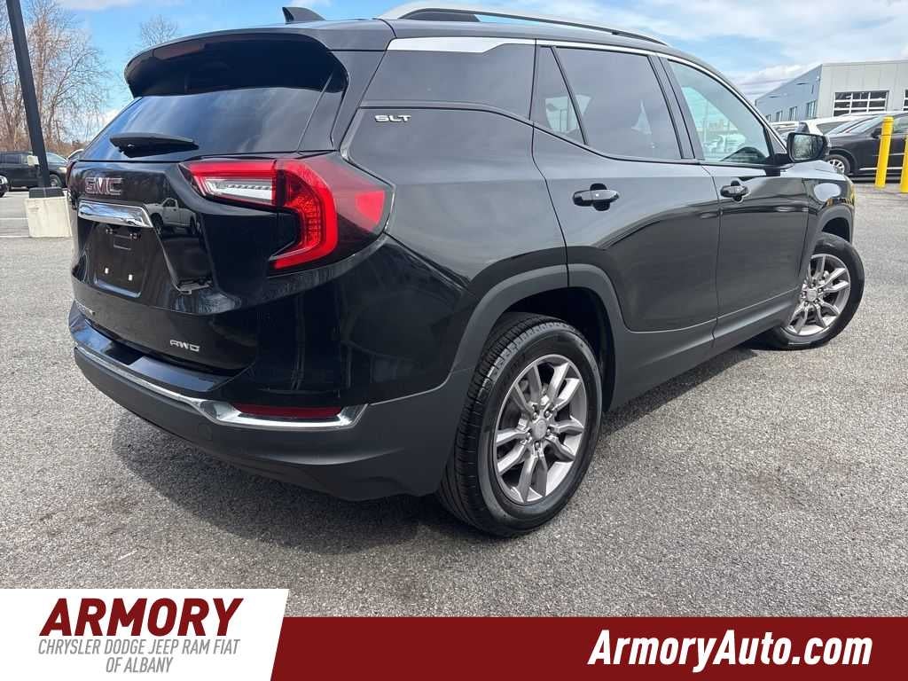 2024 GMC Terrain SLT