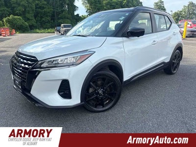 2022 Nissan Kicks SR