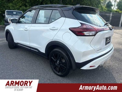 2022 Nissan Kicks SR