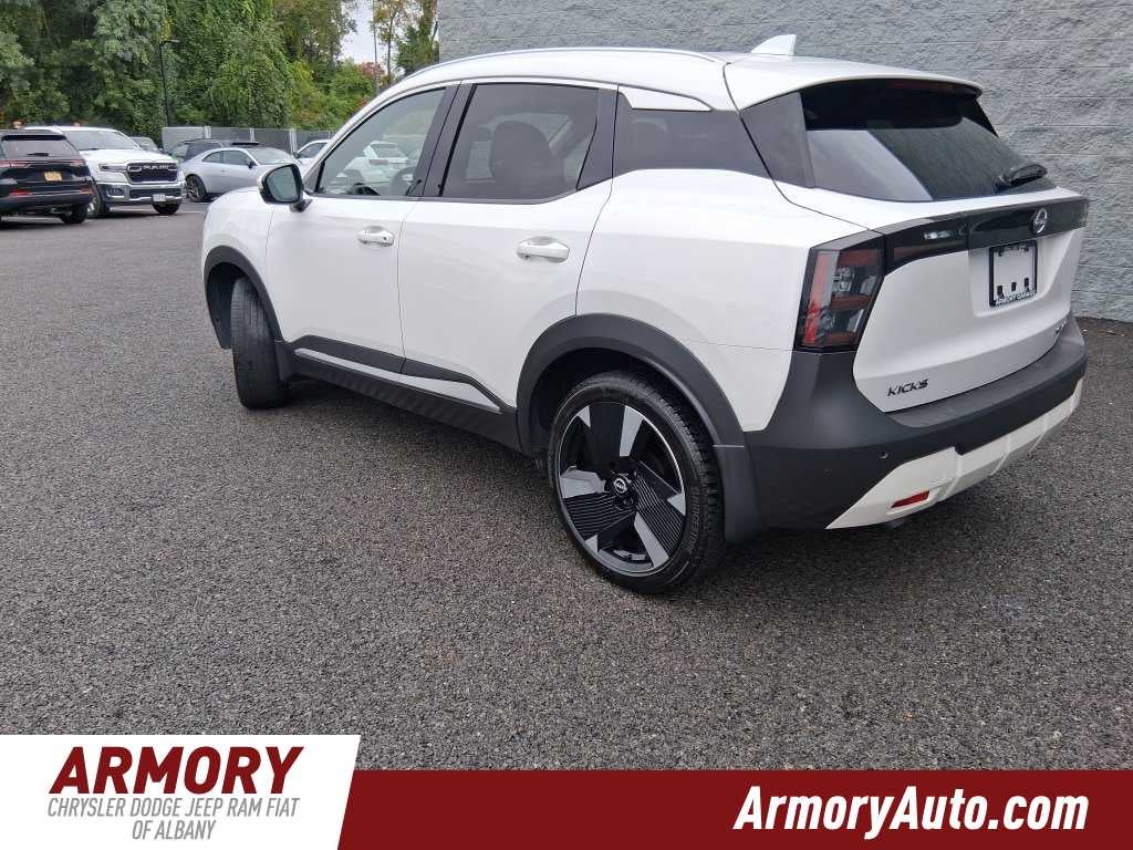 2025 Nissan Kicks SR