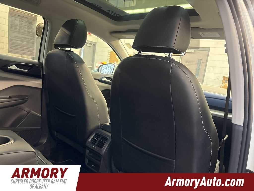 2023 Volkswagen Taos SE