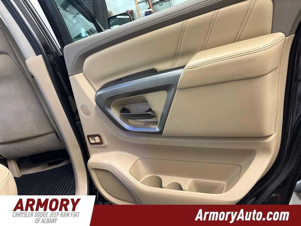 2015 Nissan Armada SV