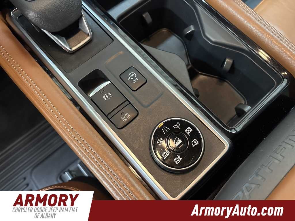 2022 Nissan Pathfinder Platinum