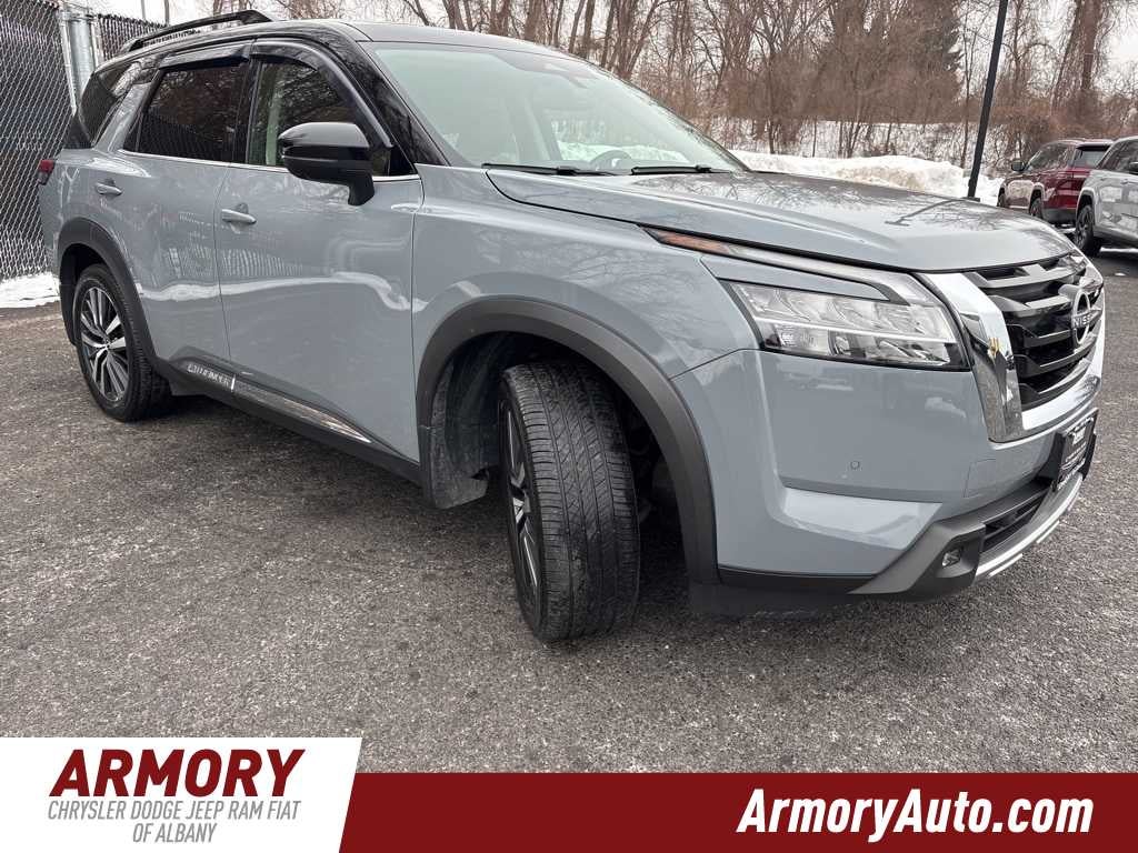 2022 Nissan Pathfinder Platinum