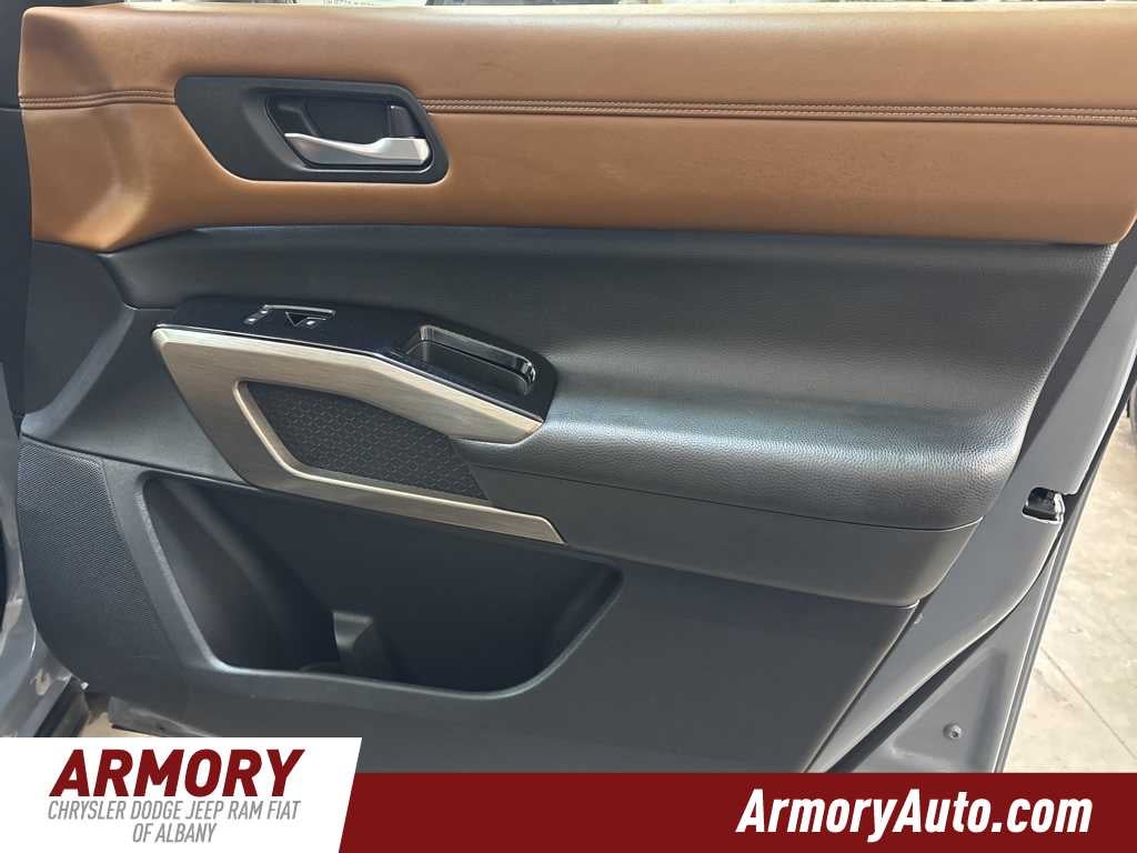 2022 Nissan Pathfinder Platinum