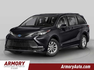 2022 Toyota Sienna XLE Woodland Edition